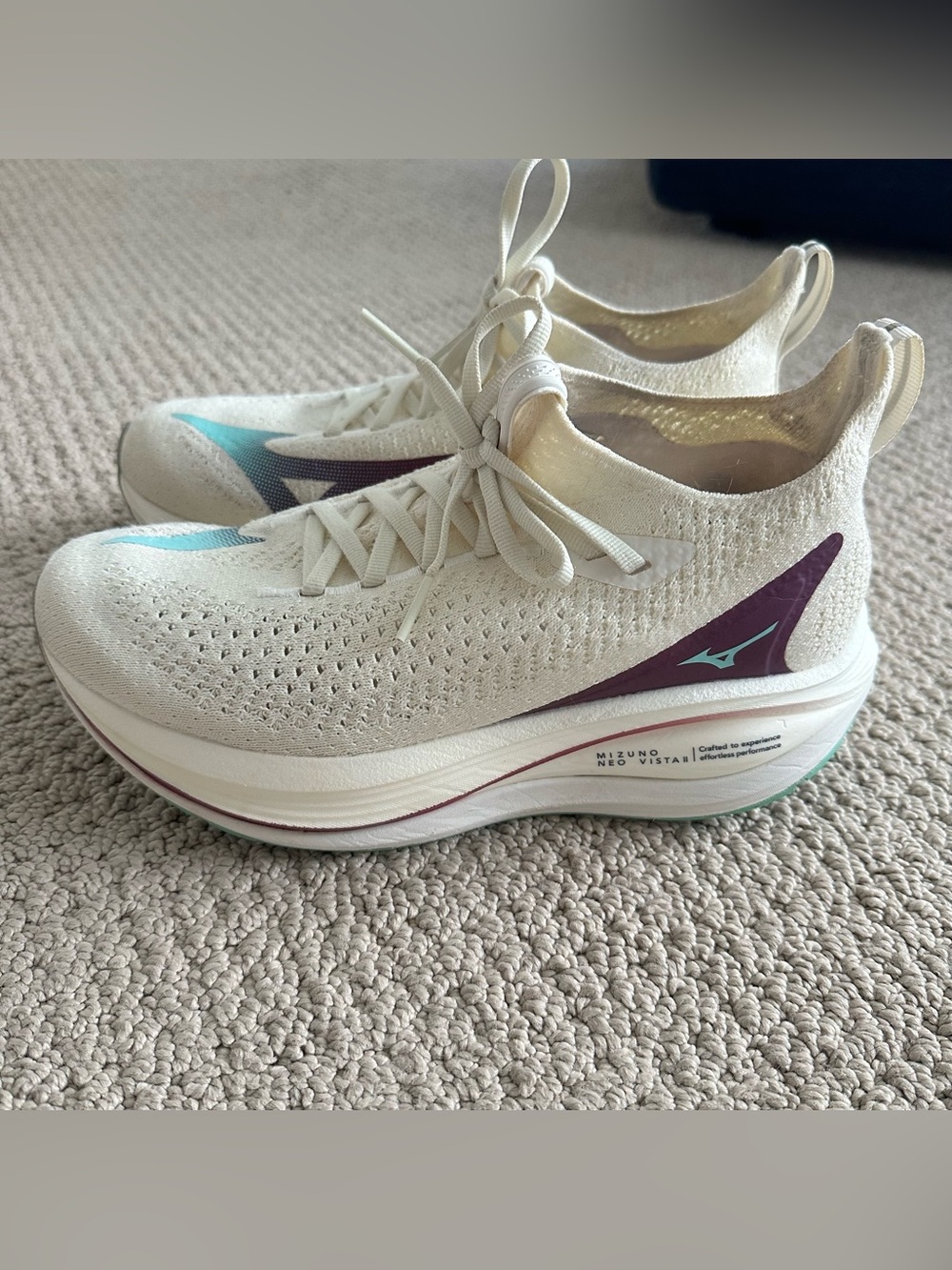 Mizuno neo vista Women’s Running Shoes Cream with Purple & Mint Accents